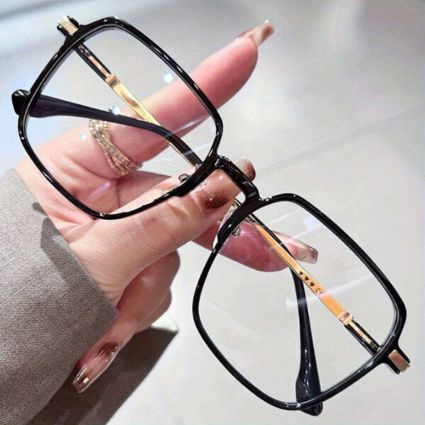 Ultra-Thin Clear Plastic Frames for Gender-Neutral Chic Glasses - Image 3
