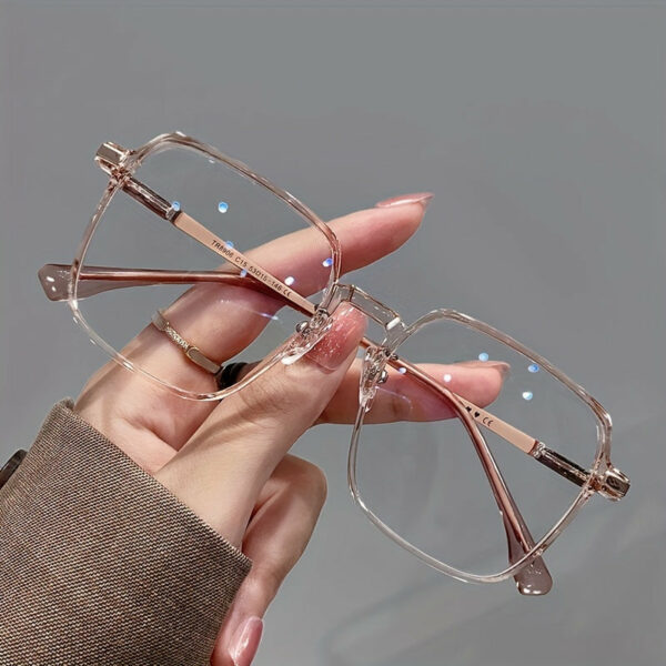 Ultra-Thin Clear Plastic Frames for Gender-Neutral Chic Glasses