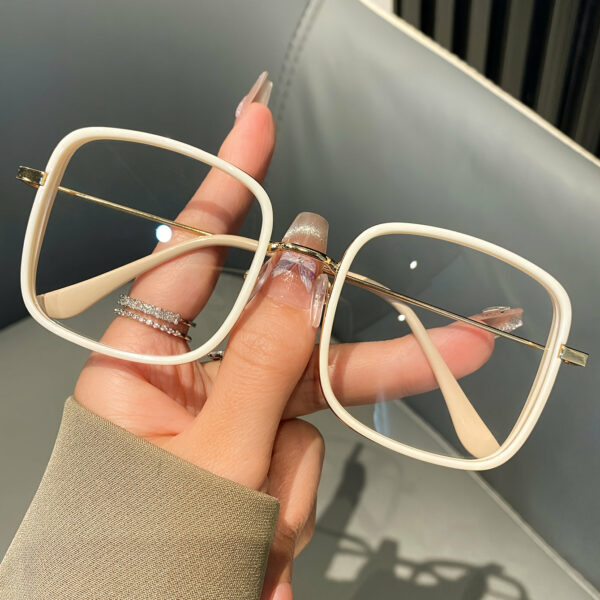 [Fashionable Clear Lens Eyeglasses] 1pc Minimalist Square Full Rim Spectacles for Women, Fashionable Non-Prescription Clear AC Lens Eyeglasses with Anti-Fog Cloth, Durable PC Frame, and Metal Hinges - Image 2