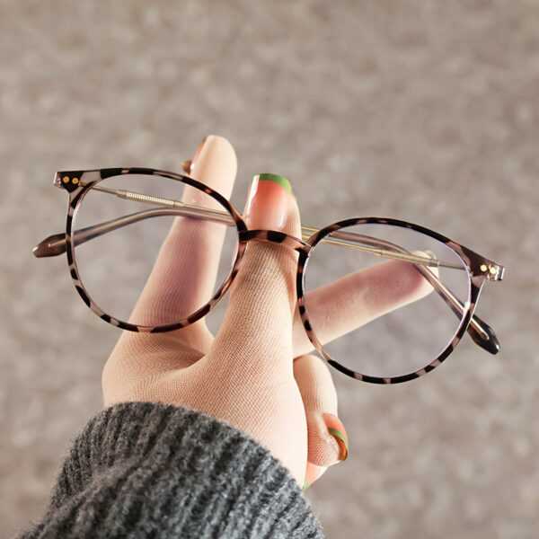 Stylish Millennial ultra-light material metal round frame blue blocking glasses for both men and women, ideal for Casual Attire and gift selection - Image 6