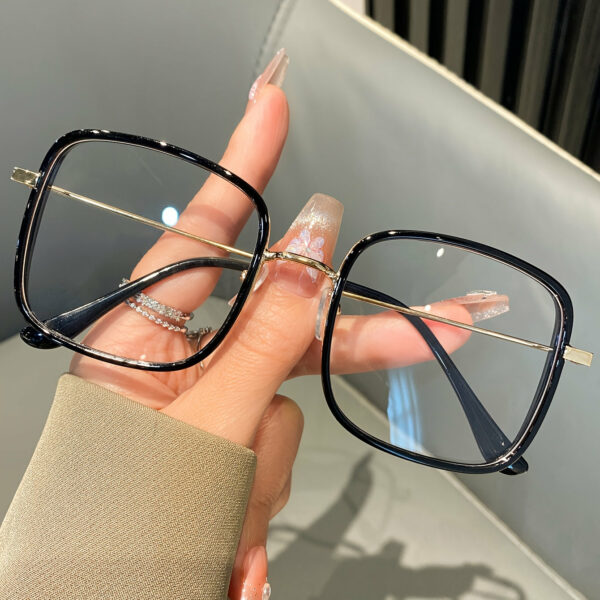 [Fashionable Clear Lens Eyeglasses] 1pc Minimalist Square Full Rim Spectacles for Women, Fashionable Non-Prescription Clear AC Lens Eyeglasses with Anti-Fog Cloth, Durable PC Frame, and Metal Hinges - Image 3
