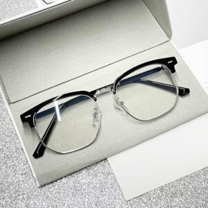 [Half-golden Frame Eyeglasses For Men] Vintage Half-golden Frame Eyeglasses For Fashionable Men, Suitable For Both Mobile Phones And Computers. Classic And Simple Design For Eye Protection And Decoration, Suitable For Both Men And Women.