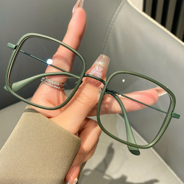 [Fashionable Clear Lens Eyeglasses] 1pc Minimalist Square Full Rim Spectacles for Women, Fashionable Non-Prescription Clear AC Lens Eyeglasses with Anti-Fog Cloth, Durable PC Frame, and Metal Hinges