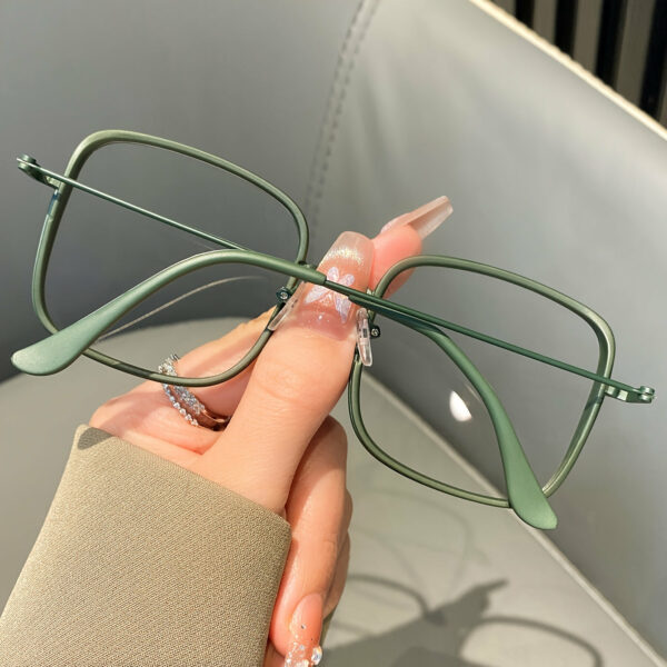 [Fashionable Clear Lens Eyeglasses] 1pc Minimalist Square Full Rim Spectacles for Women, Fashionable Non-Prescription Clear AC Lens Eyeglasses with Anti-Fog Cloth, Durable PC Frame, and Metal Hinges - Image 5